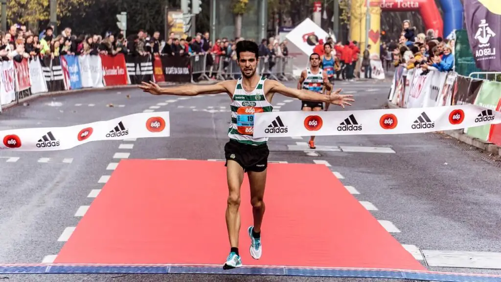 lady finishing marathon race