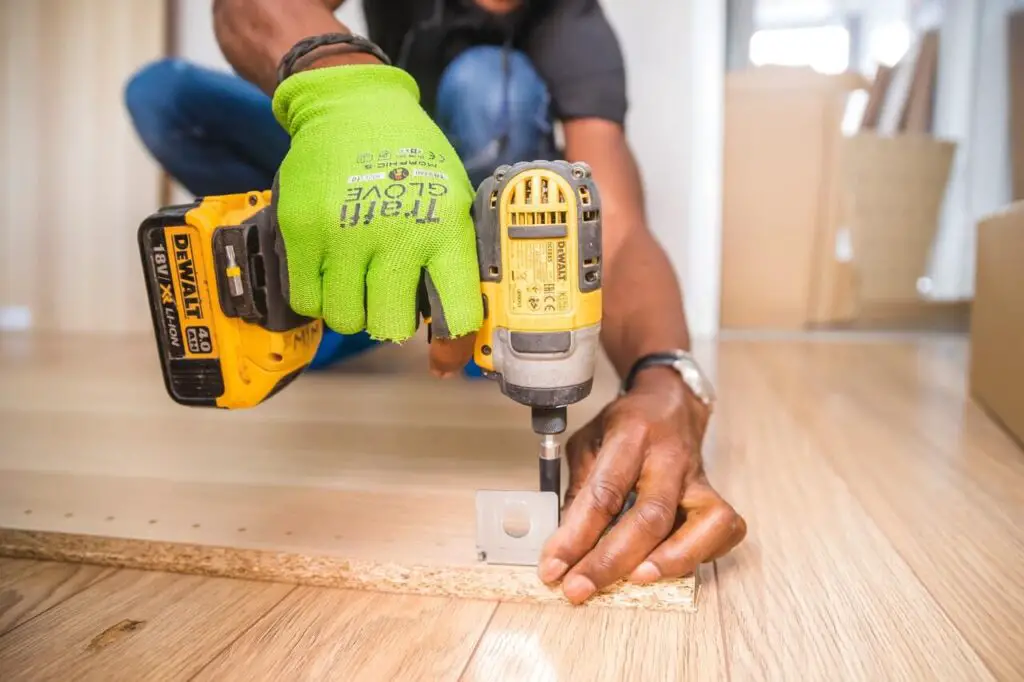 best jobs for skinny guys: trim carpenter